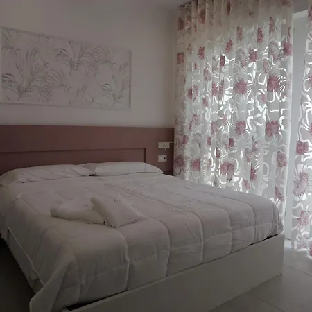 Mgd House 3* Santa Domenica